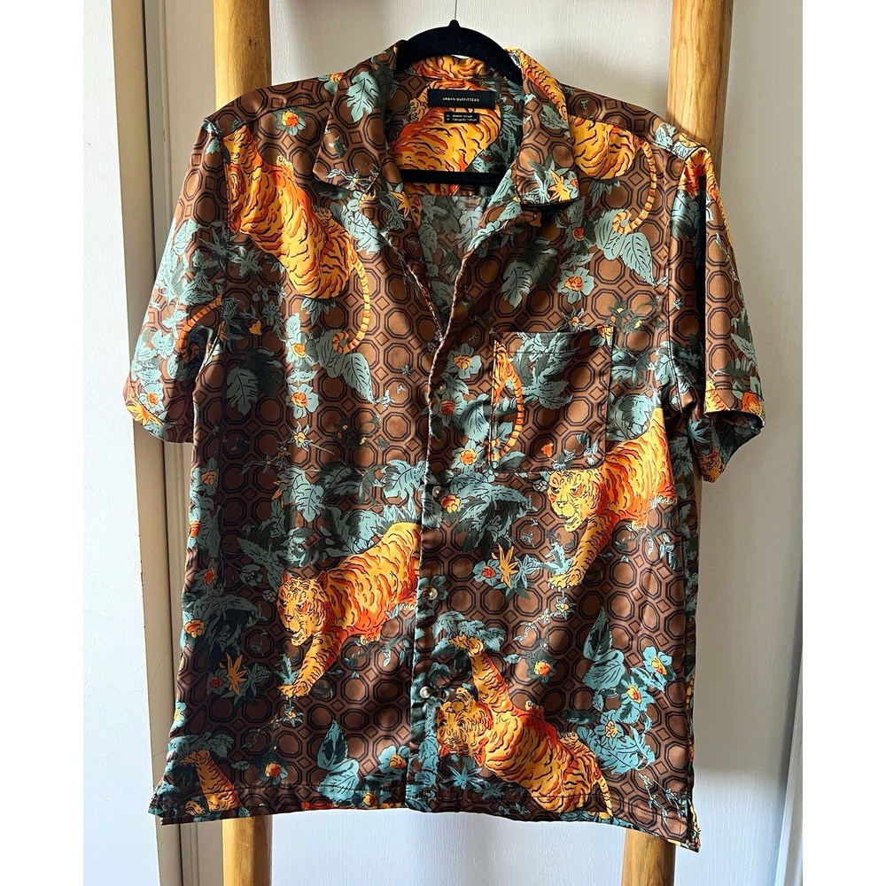 Urban Outfitters Men's M Brown Tiger Print Short Sleeve Spread Collar Button-Up